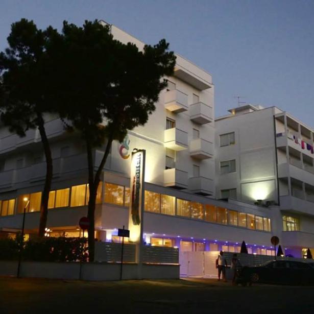 hotelmetropolitan it offerta-agosto-cesenatico-in-hotel-all-inclusive-con-piscina 028